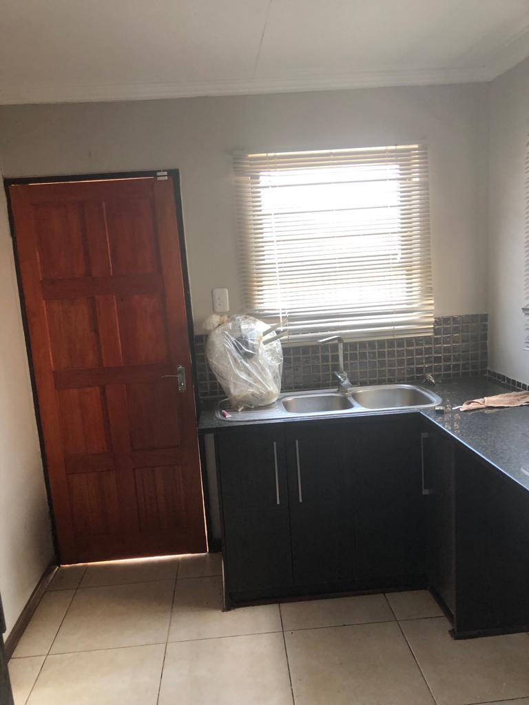 To Let 3 Bedroom Property for Rent in Hillside Free State